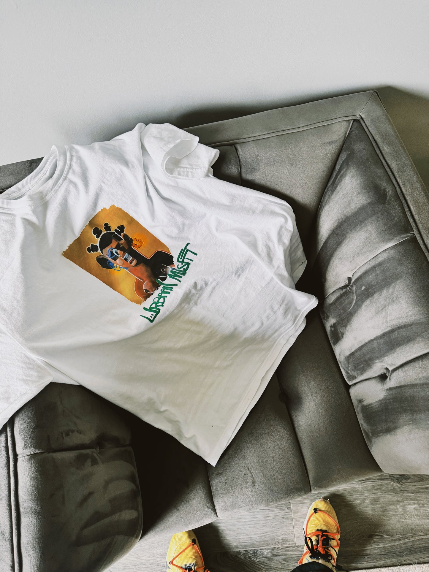 Abstract Tee